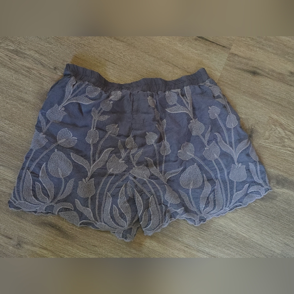Johnny Was Floral Embroidered Gray Women's Shorts